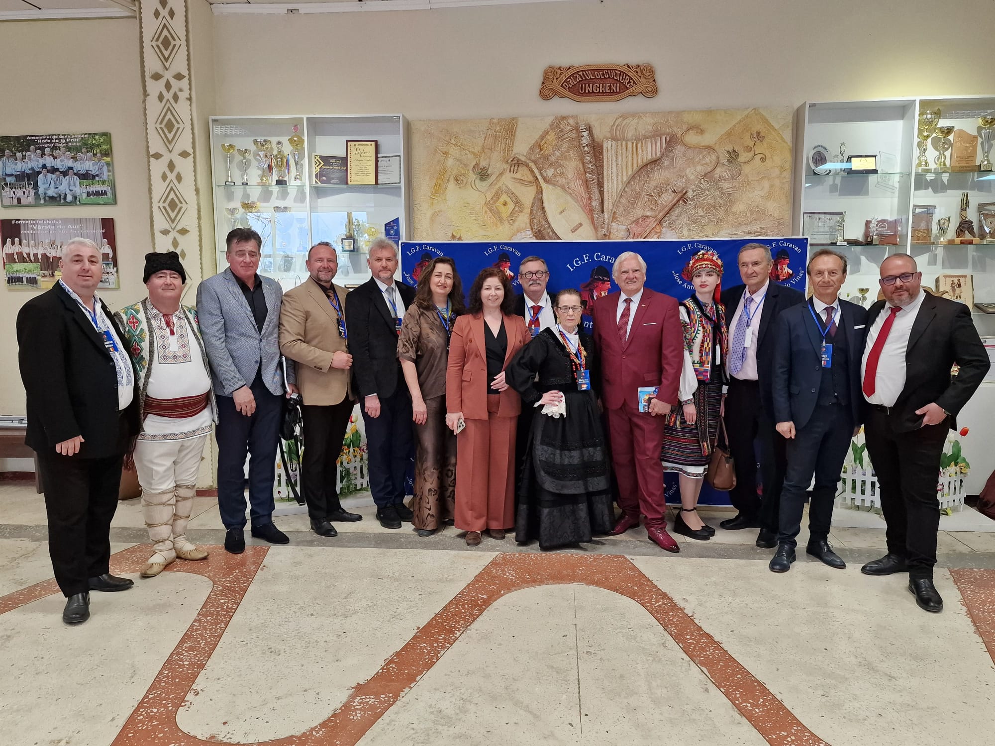 SĂRBĂTOARE LA PALATUL CULTURII DIN UNGHENI,REPUBLICA MOLDOVA